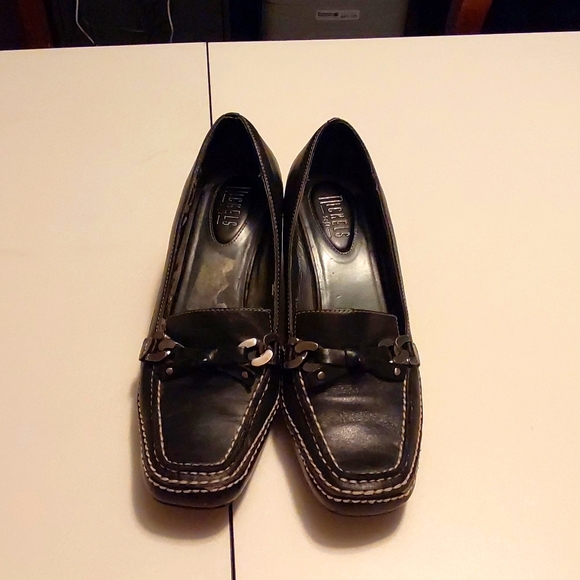 Nickels Shoes - Low heel medium width shoes MUST BUNDLE